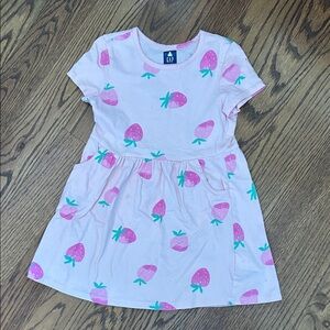 GAP Organic Cotton Pink Strawberry Print Kids Dress with pockets, size 5